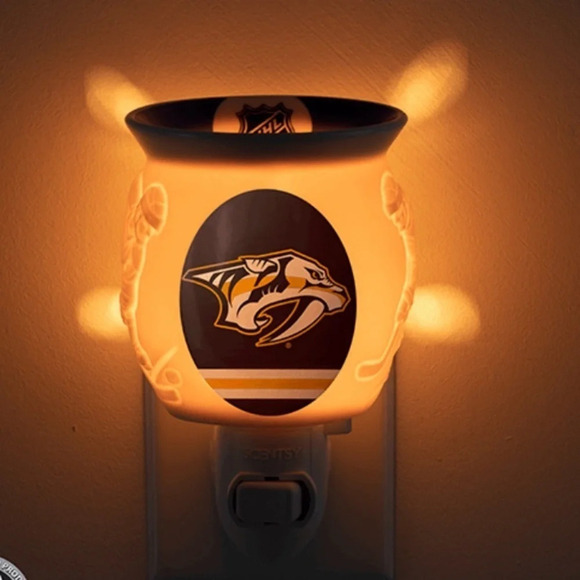 NWT NHL Nashville Tennessee Predators Hockey Wax Warmer Scentsy Nashville Preds - Picture 2 of 5